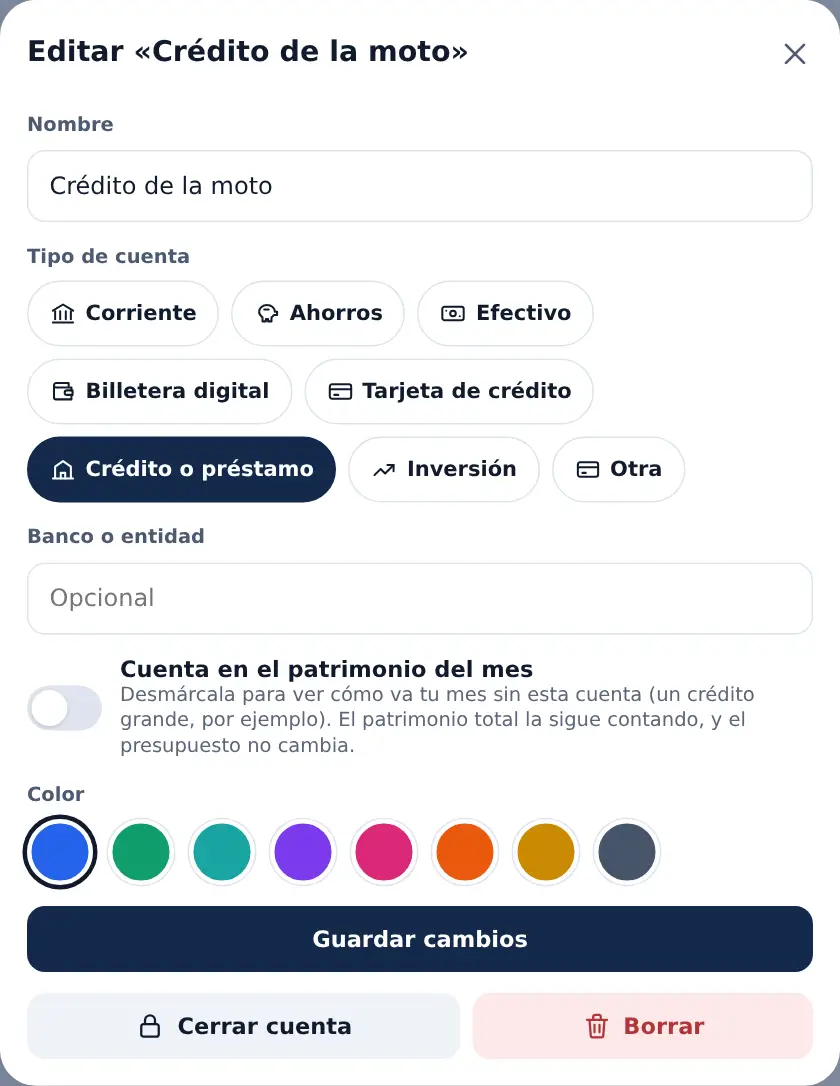 La hoja Editar «Crédito de la moto», con el interruptor Cuenta en el patrimonio del mes apagado